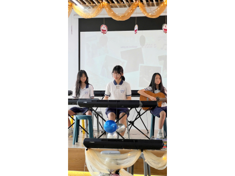 Thi đánh đàn